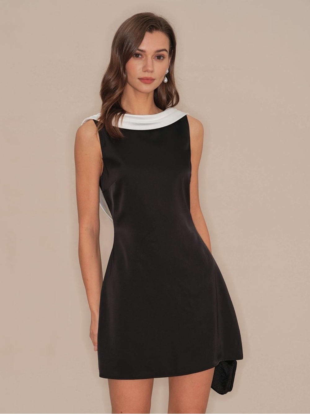 RIHOAS Black and White Sleeveless Shift Dress